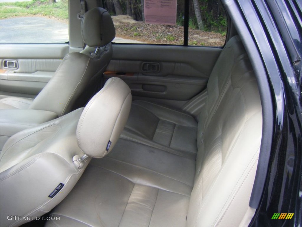 2001 QX4 4x4 - Black Obsidian / Stone Beige photo #11