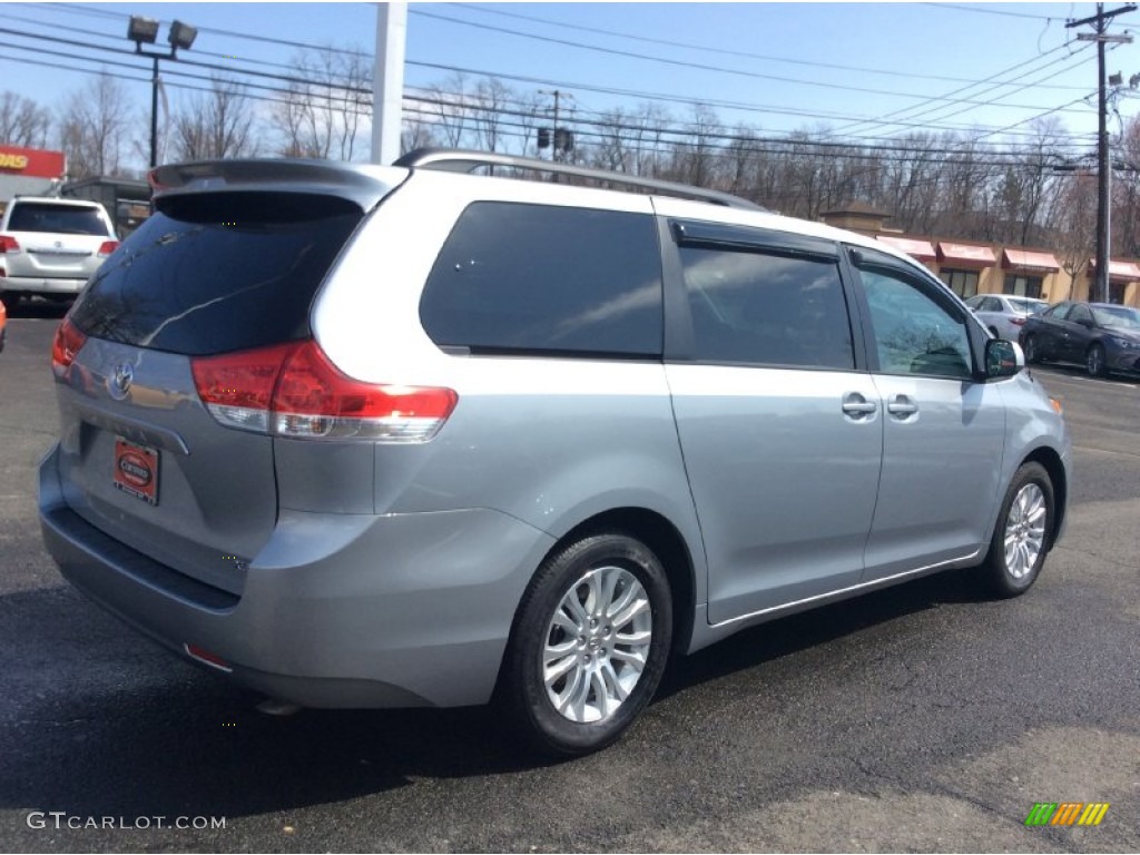 2014 Sienna XLE - Silver Sky Metallic / Light Gray photo #4