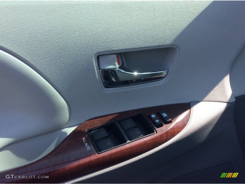 2014 Sienna XLE - Silver Sky Metallic / Light Gray photo #7