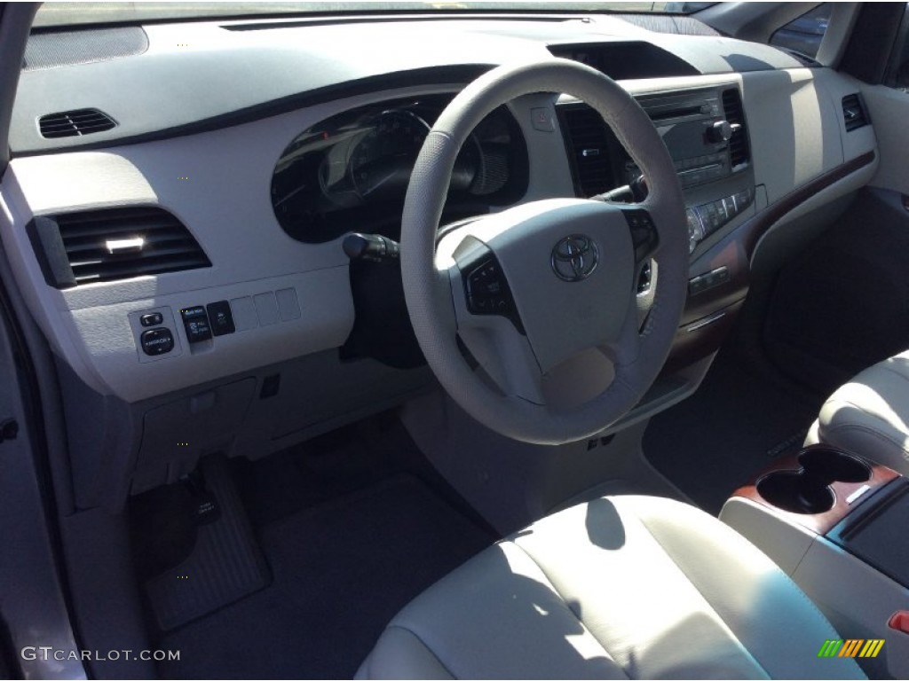 2014 Sienna XLE - Silver Sky Metallic / Light Gray photo #8