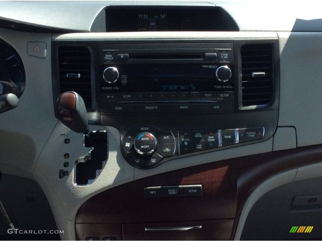 2014 Sienna XLE - Silver Sky Metallic / Light Gray photo #14
