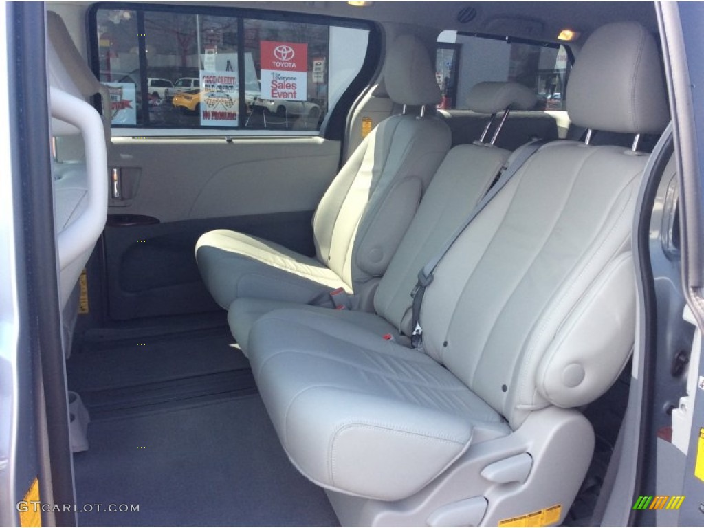 2014 Sienna XLE - Silver Sky Metallic / Light Gray photo #15