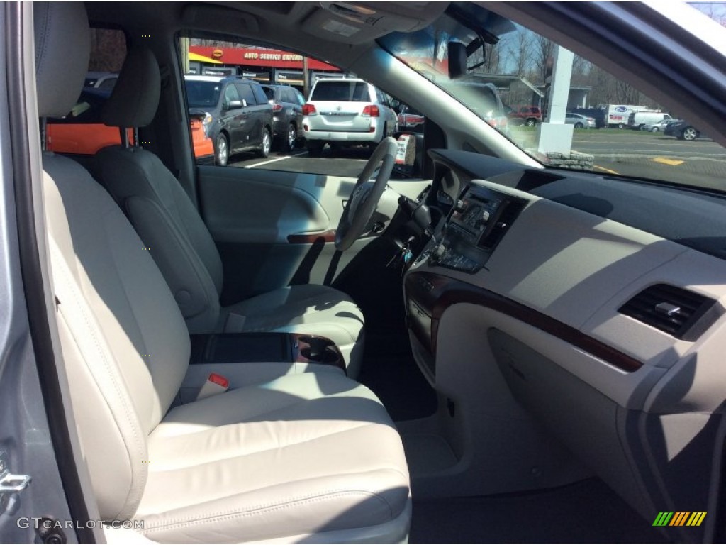 2014 Sienna XLE - Silver Sky Metallic / Light Gray photo #19
