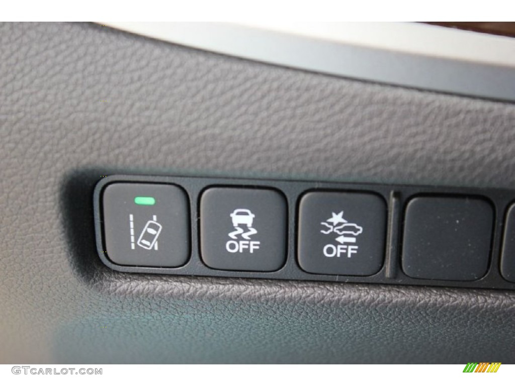 2016 Acura RLX Technology Controls Photo #103350110