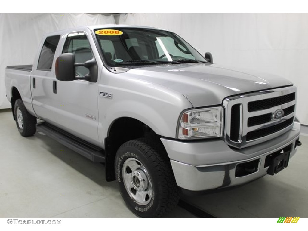 2006 F250 Super Duty XLT Crew Cab 4x4 - Silver Metallic / Medium Flint photo #1