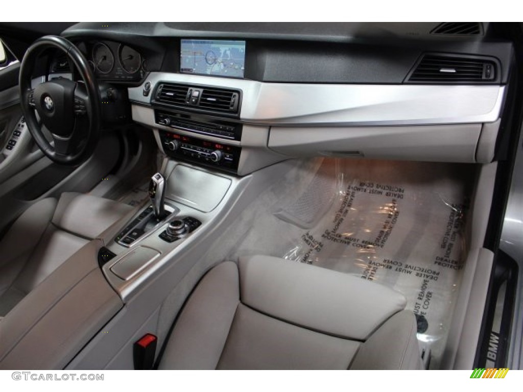 2012 BMW 5 Series 535i Sedan Dashboard Photos