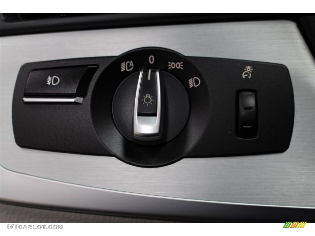 2012 BMW 5 Series 535i Sedan Controls Photo #103356293