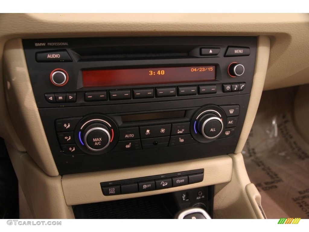2013 BMW X1 xDrive 28i Controls Photo #103367273