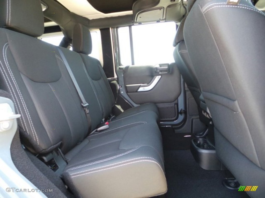 Black Interior 2015 Jeep Wrangler Unlimited Rubicon 4x4 Photo #103369968