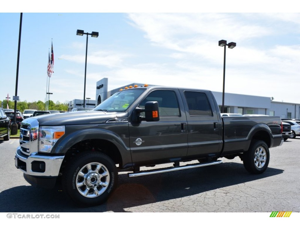 2015 F350 Super Duty Lariat Crew Cab 4x4 - Magnetic / Black photo #3