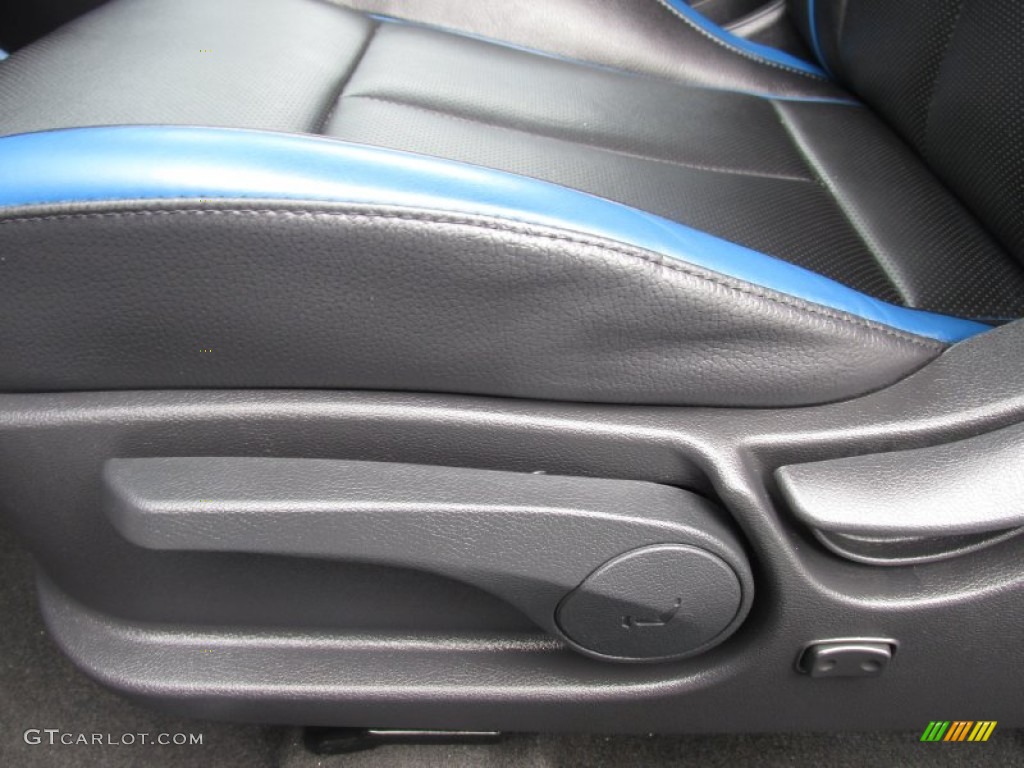 2013 Veloster Turbo - Elite White Pearl / Blue photo #32