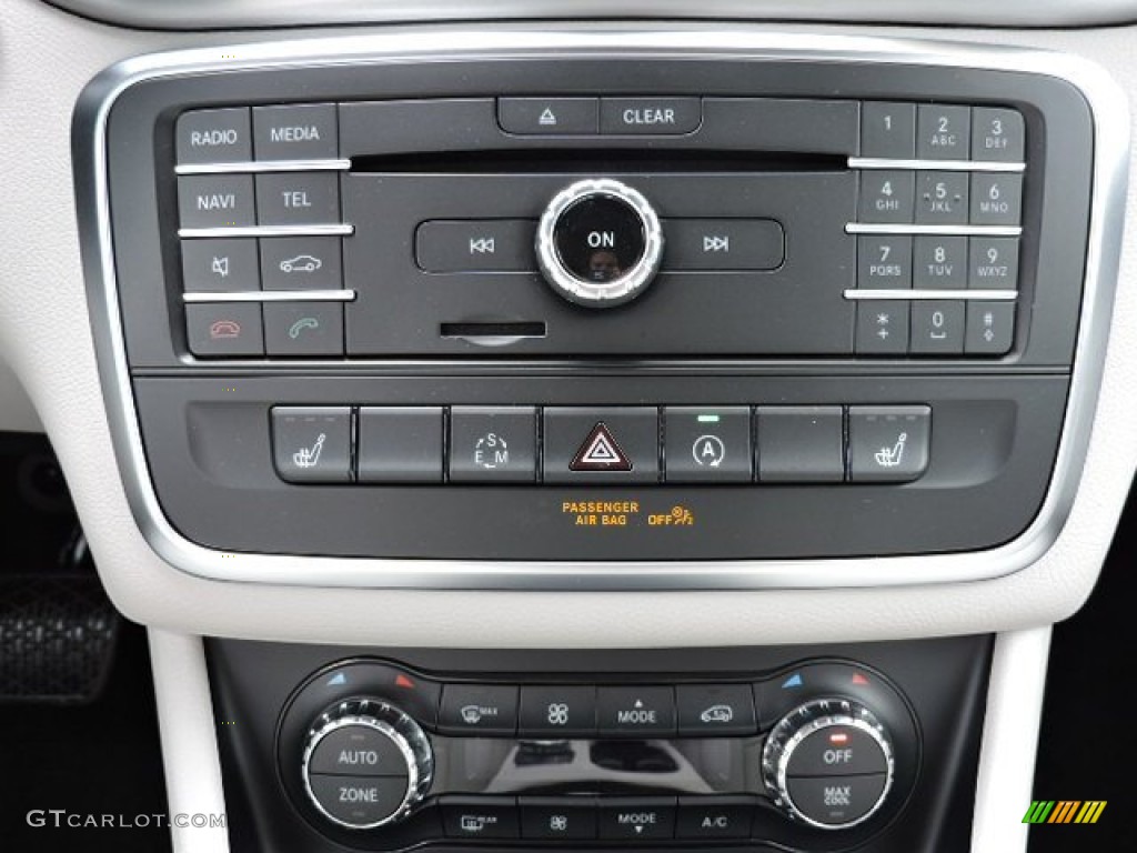 2015 Mercedes-Benz CLA 250 4Matic Controls Photo #103378524