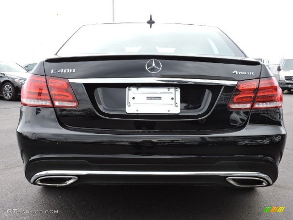 2015 Mercedes-Benz E 400 4Matic Sedan Exhaust Photos