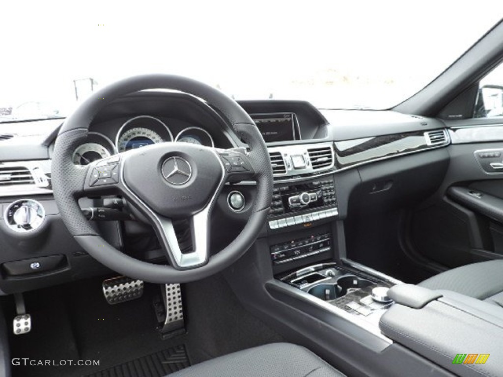 Black Interior 2015 Mercedes-Benz E 400 4Matic Sedan Photo #103379214