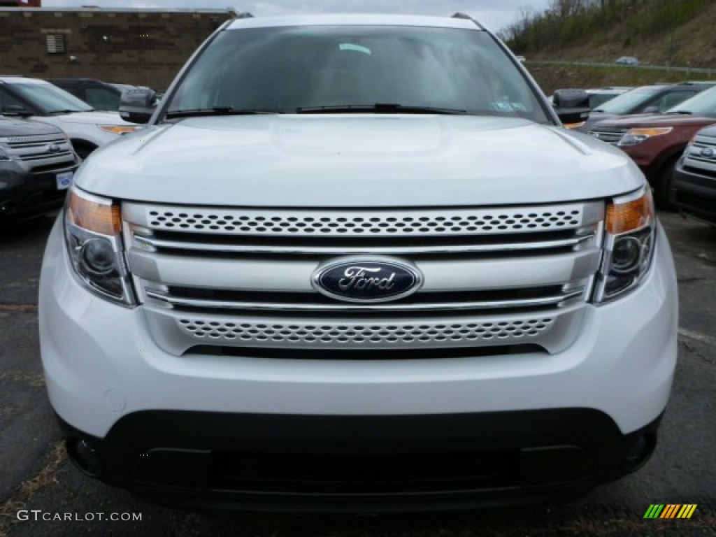 2015 Explorer XLT 4WD - Oxford White / Charcoal Black photo #6