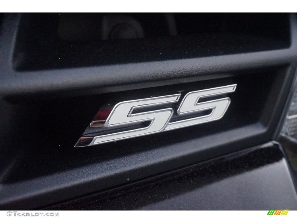 2015 Chevrolet Camaro SS Convertible Marks and Logos Photos