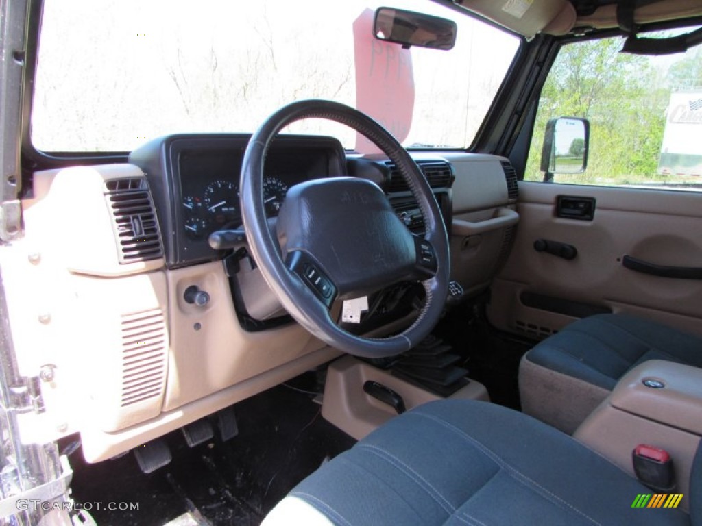 1999 Wrangler Sahara 4x4 - Black / Camel/Dark Green photo #22