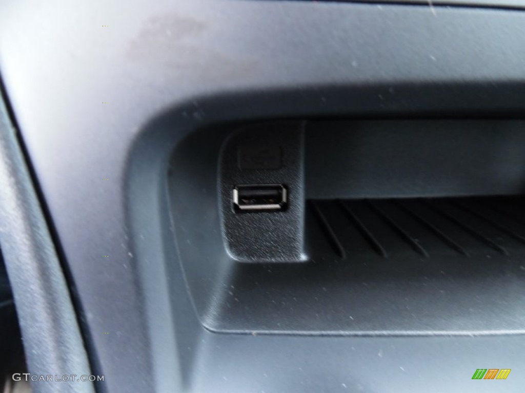 2015 Focus SE Sedan - Ingot Silver Metallic / Charcoal Black photo #18