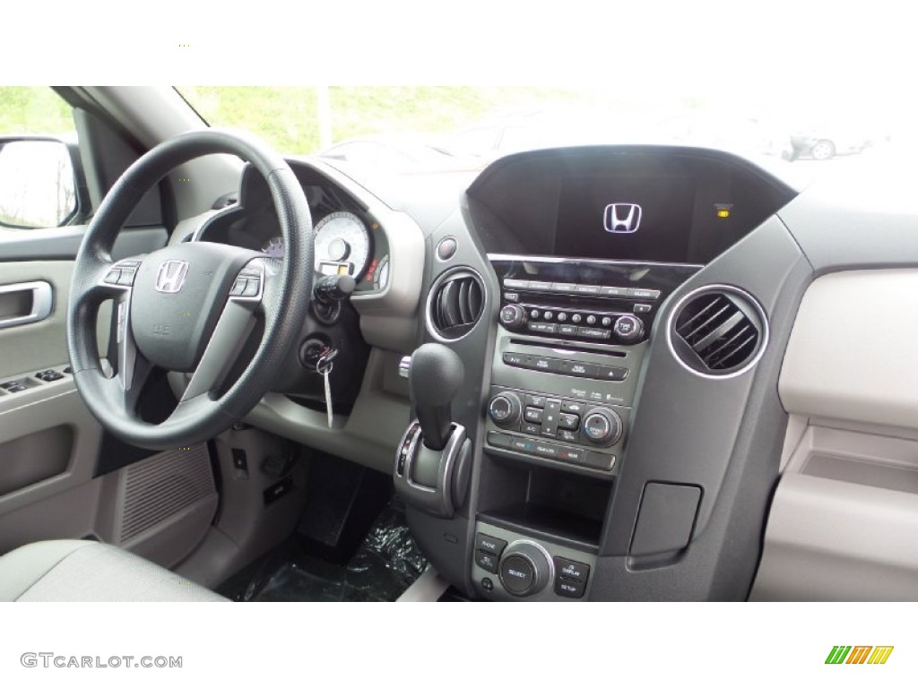 2015 Pilot SE 4WD - Modern Steel Metallic / Gray photo #19