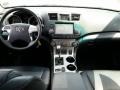 Classic Silver Metallic - Highlander V6 4WD Photo No. 15
