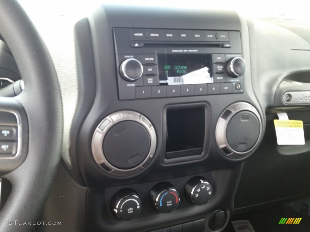 2015 Wrangler Sport 4x4 - Anvil / Black photo #10