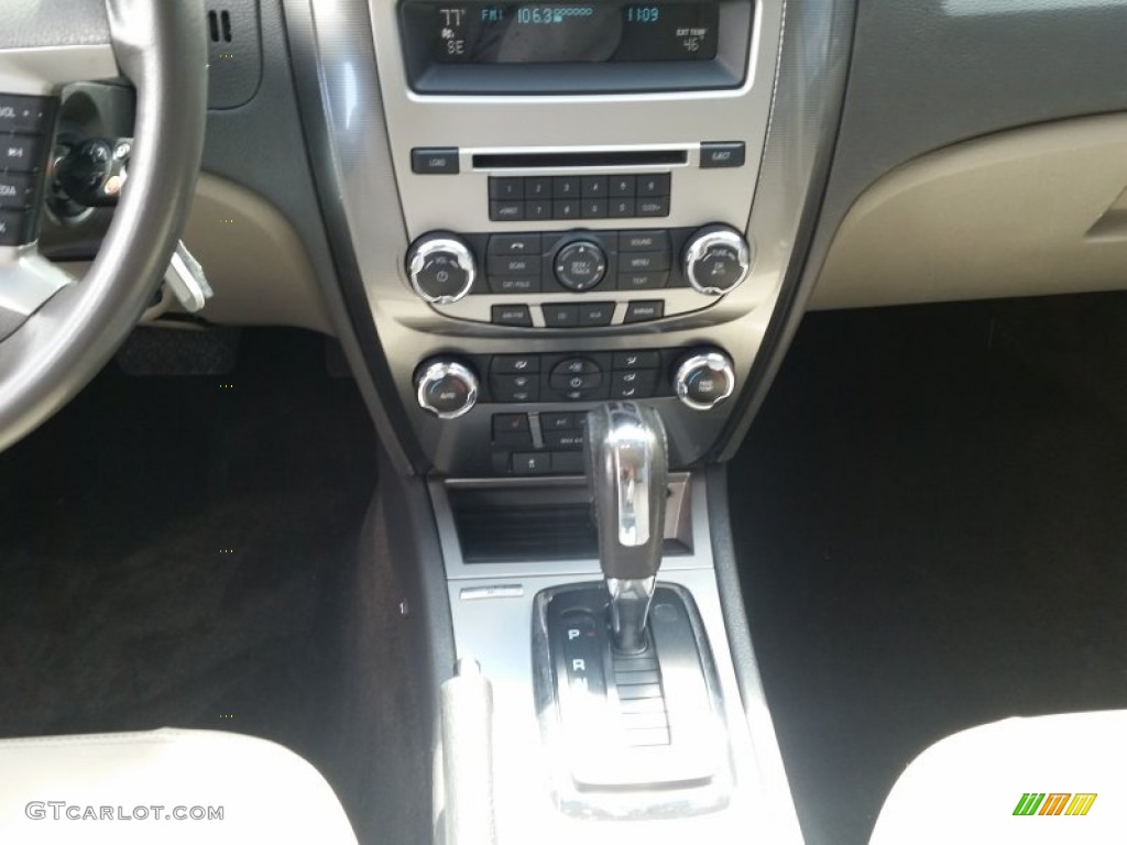 2010 Fusion SEL - Brilliant Silver Metallic / Medium Light Stone photo #14