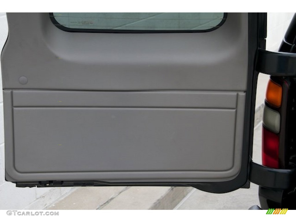 2004 Tahoe LS 4x4 - Dark Gray Metallic / Gray/Dark Charcoal photo #24
