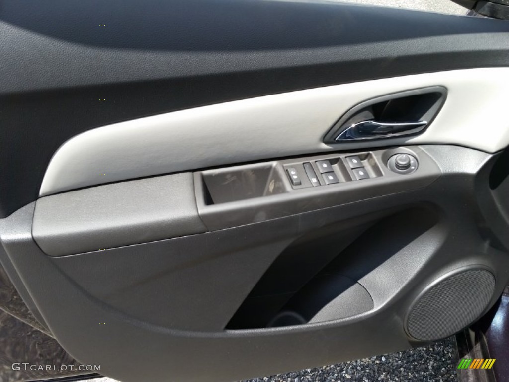 2015 Chevrolet Cruze L Jet Black/Medium Titanium Door Panel Photo #103409350
