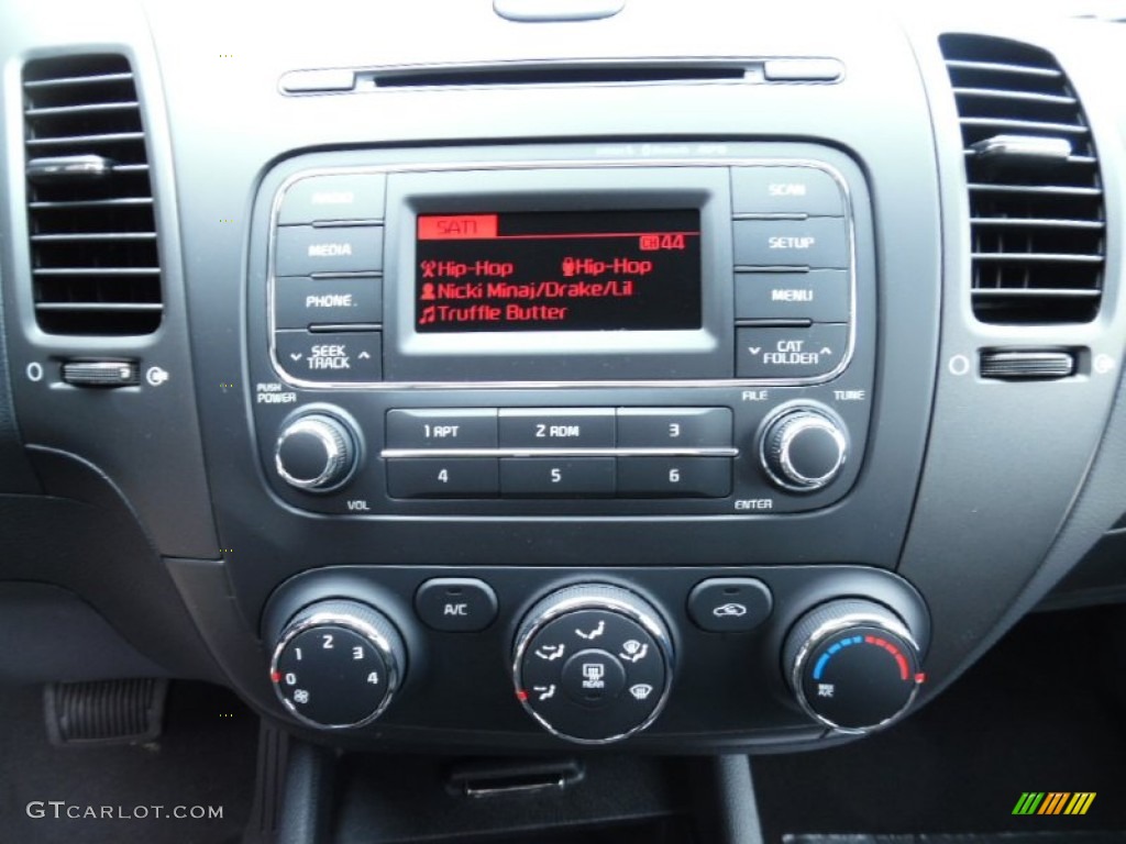 2015 Forte LX - Bright Silver / Black photo #17