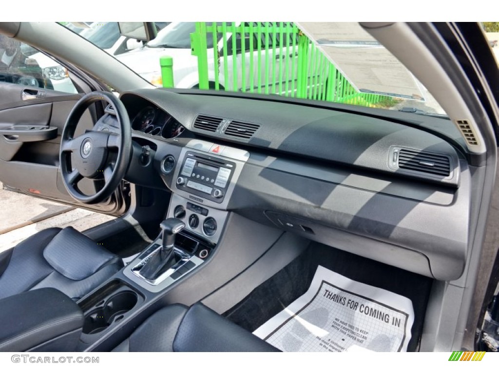 Black Interior 2006 Volkswagen Passat 2.0T Sedan Photo #103422887