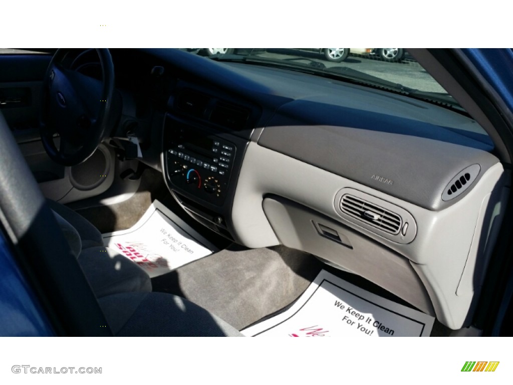 2002 Taurus SE - Blue Metallic / Medium Graphite photo #11