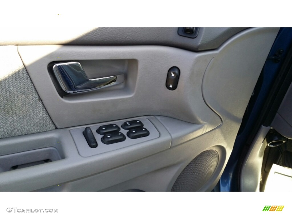 2002 Taurus SE - Blue Metallic / Medium Graphite photo #21