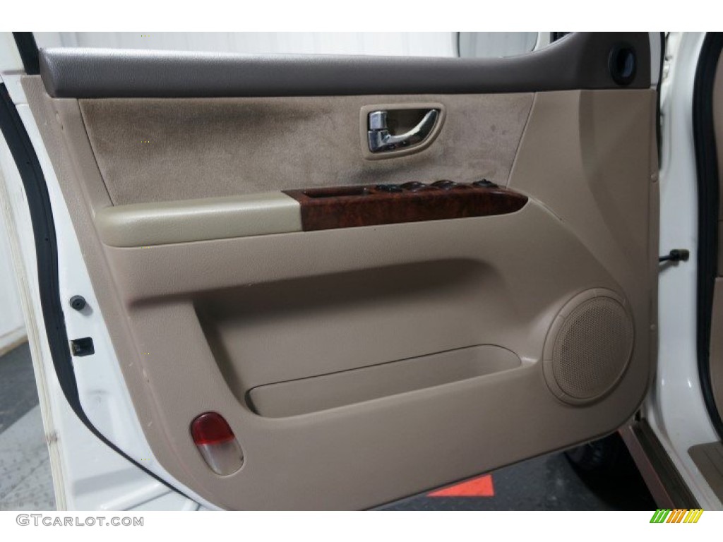 2005 Sorento EX 4WD - Clear White / Beige photo #12