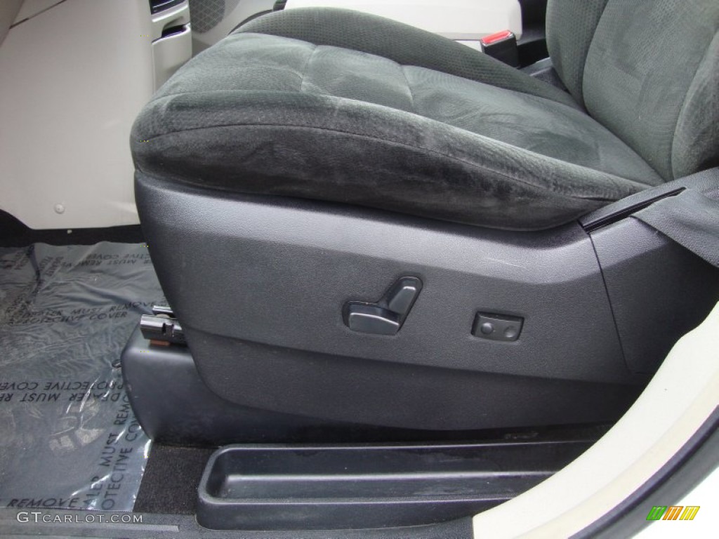 2012 Grand Caravan Crew - Stone White / Black/Light Graystone photo #20