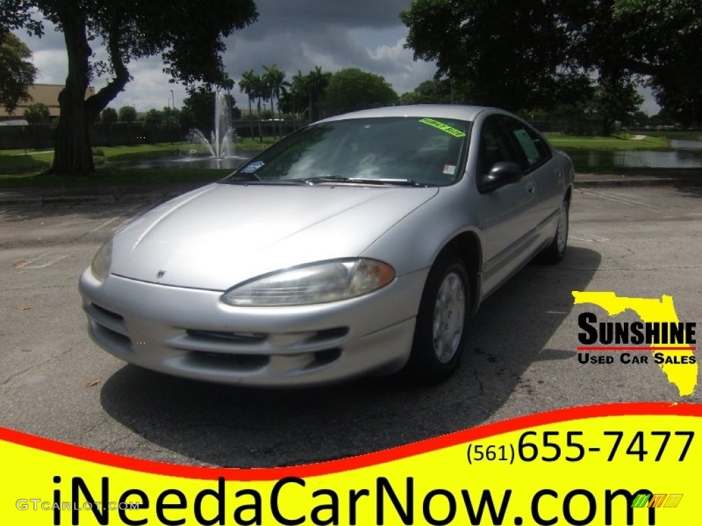 2003 Intrepid SE - Bright Silver Metallic / Dark Slate Gray photo #1