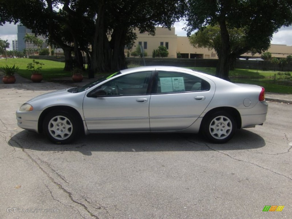 2003 Intrepid SE - Bright Silver Metallic / Dark Slate Gray photo #2