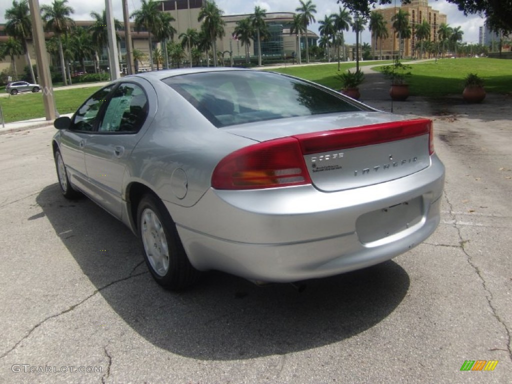 2003 Intrepid SE - Bright Silver Metallic / Dark Slate Gray photo #3