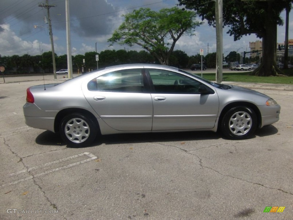 2003 Intrepid SE - Bright Silver Metallic / Dark Slate Gray photo #5
