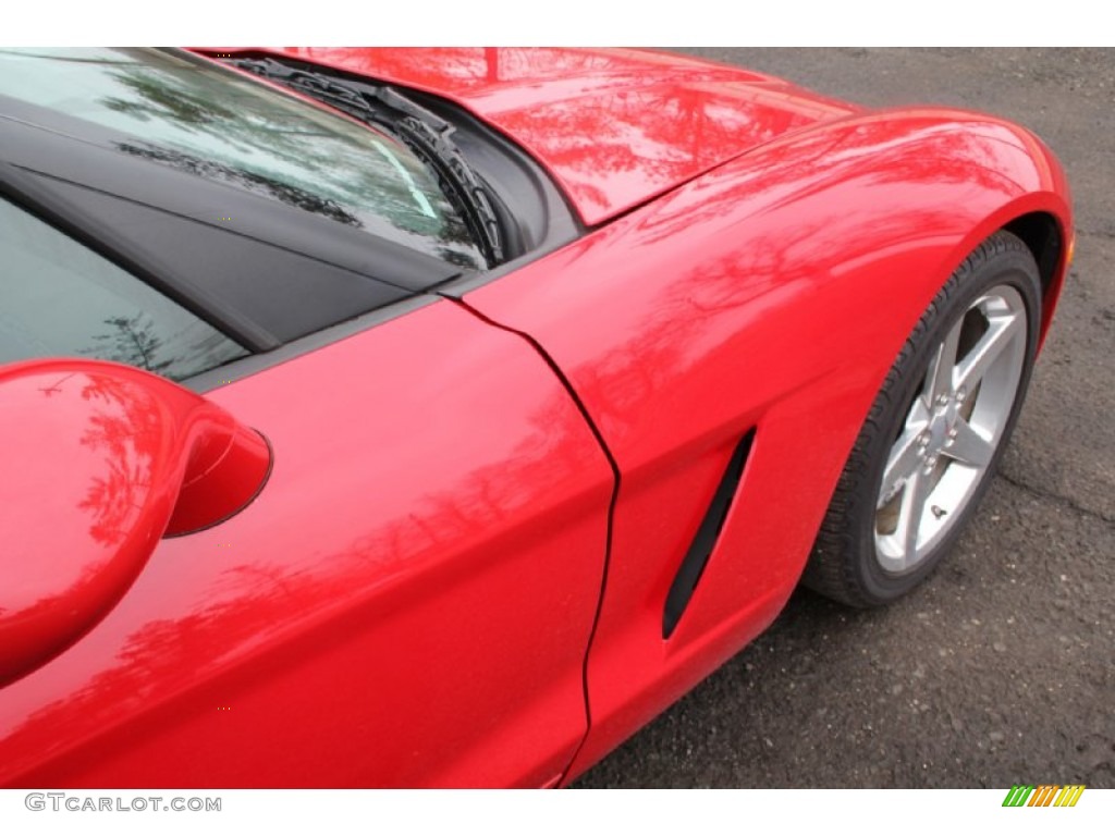 2005 Corvette Coupe - Precision Red / Ebony photo #24