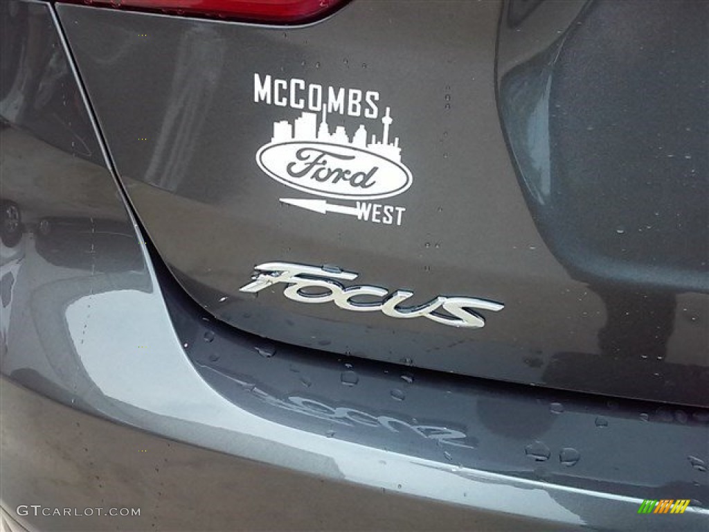 2015 Focus SE Sedan - Magnetic Metallic / Charcoal Black photo #22