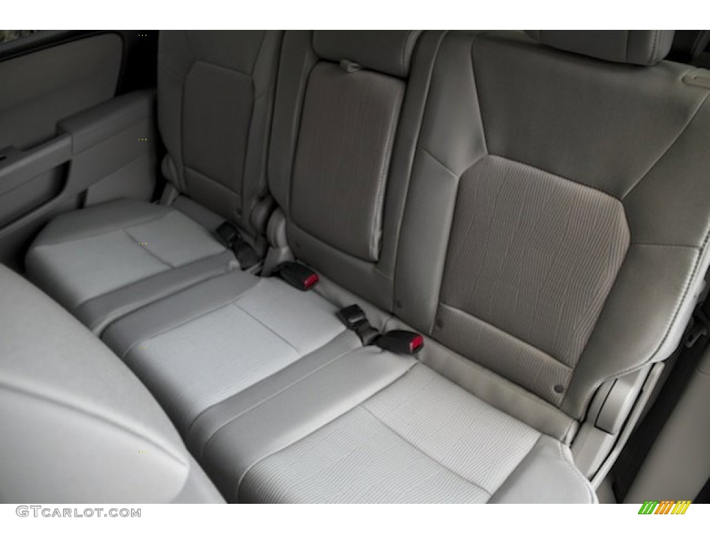 2015 Pilot SE - Crystal Black Pearl / Gray photo #19