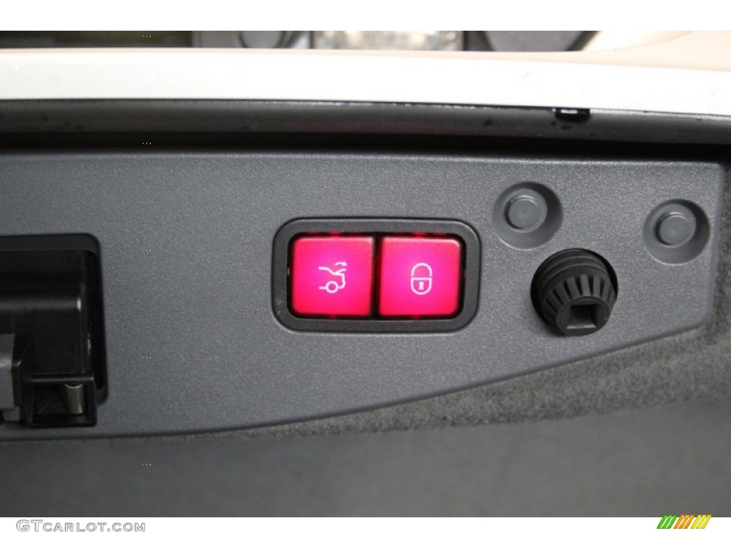 2011 Mercedes-Benz SL 65 AMG Roadster Controls Photos