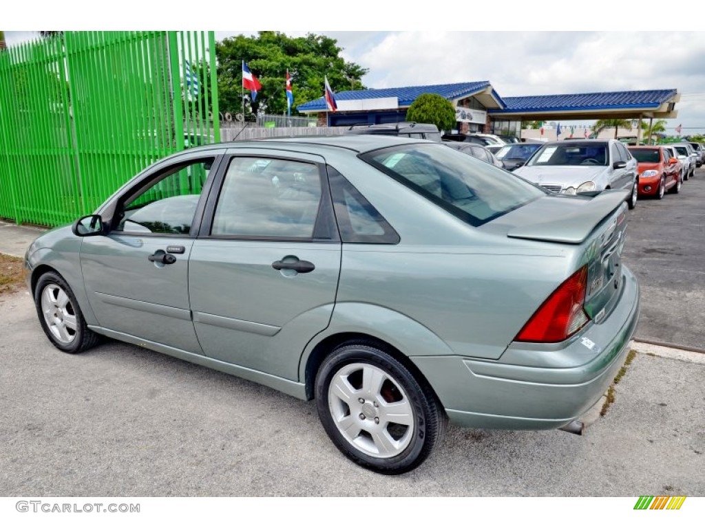 2003 Focus ZTS Sedan - Light Tundra Metallic / Medium Graphite photo #7