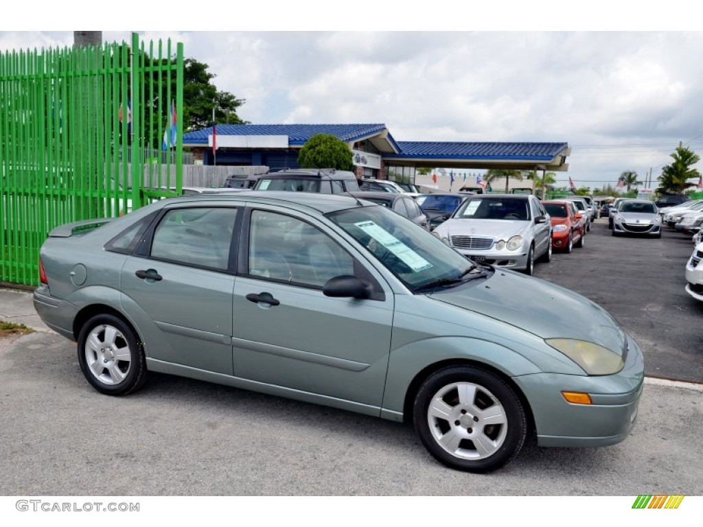 2003 Focus ZTS Sedan - Light Tundra Metallic / Medium Graphite photo #30