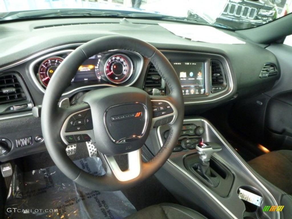 2015 Dodge Challenger R/T Scat Pack Dashboard Photos