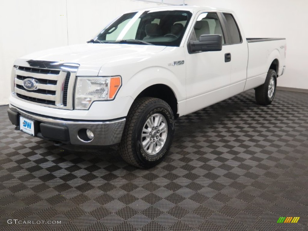 2011 F150 XL SuperCab 4x4 - Oxford White / Steel Gray photo #3