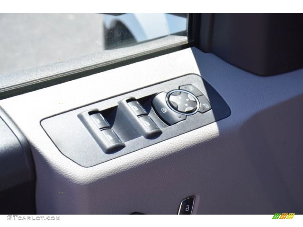 2015 F150 XL SuperCab 4x4 - Oxford White / Medium Earth Gray photo #17