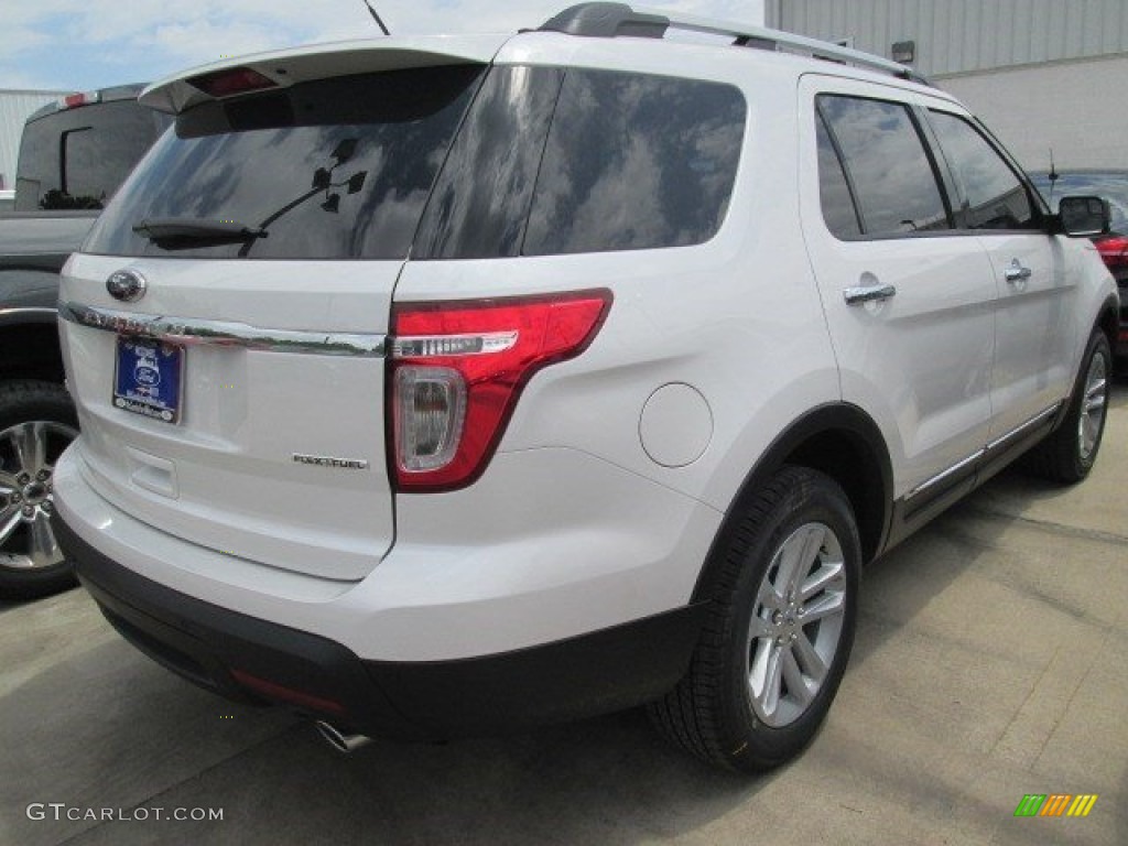 2015 Explorer XLT - White Platinum / Medium Light Stone photo #17