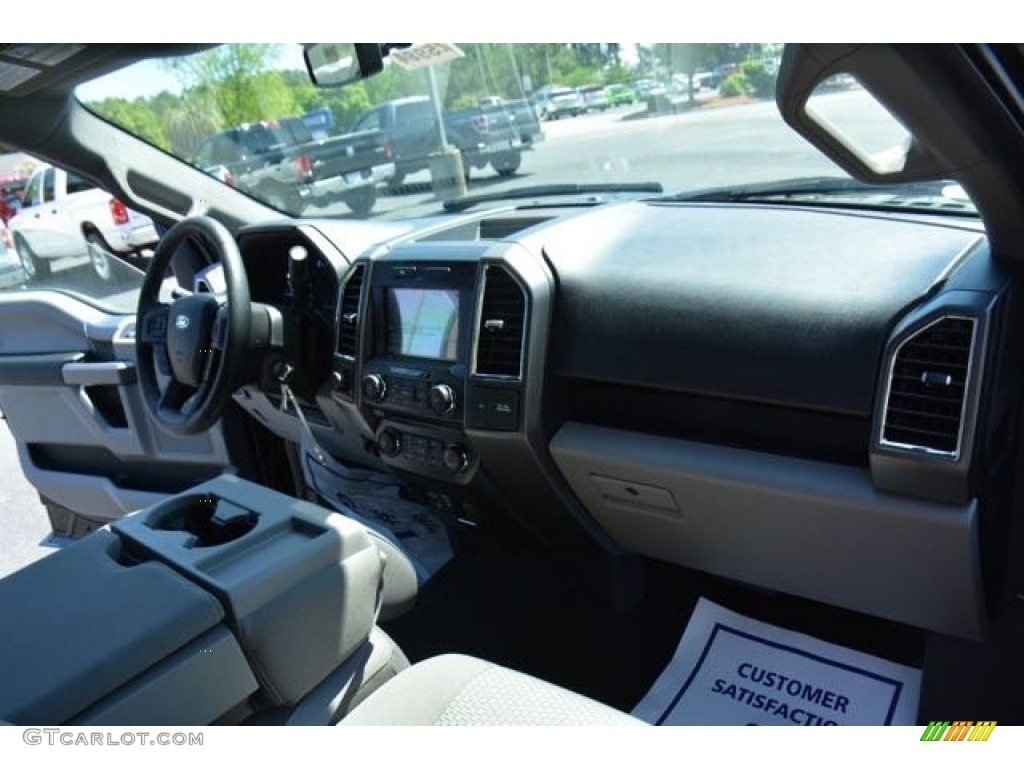 2015 F150 XLT SuperCab 4x4 - Tuxedo Black Metallic / Medium Earth Gray photo #16