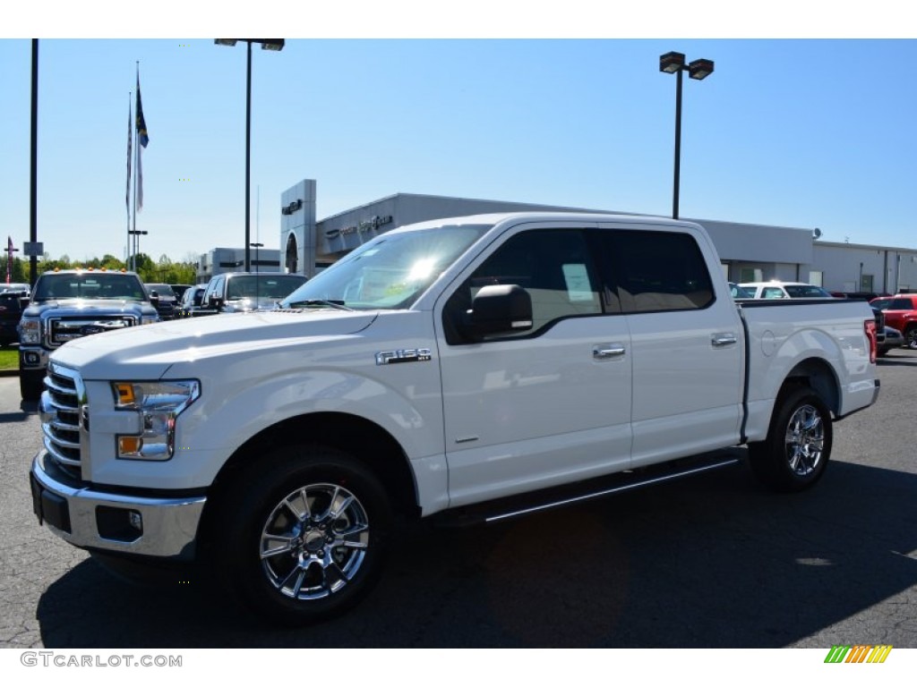 2015 F150 XLT SuperCrew - Oxford White / Medium Earth Gray photo #3